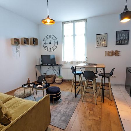 Appartement Place De La Cath' Avec Parking Colmar Exterior photo